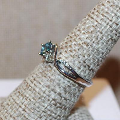 Size 7¼ Transparent Light Blue Round Stone Ring in a Rollercoaster Silver Tone Setting (2.2g)