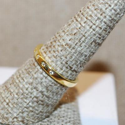 Size 7¼ Half Infinity Style Ring with 6 Clear Inlay Stones on a Gold Tone Band (1.8g)