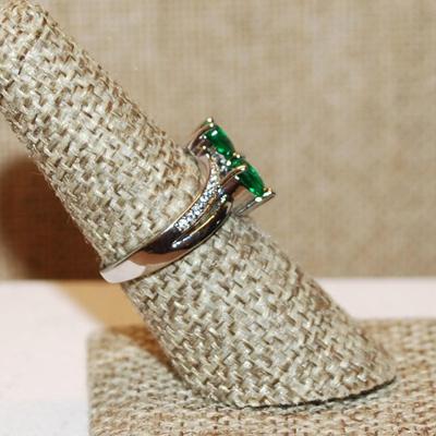 Size 7¼ Connected Green HEARTS Ring with Clear Stone Accents on a Silver Band (3.2g)