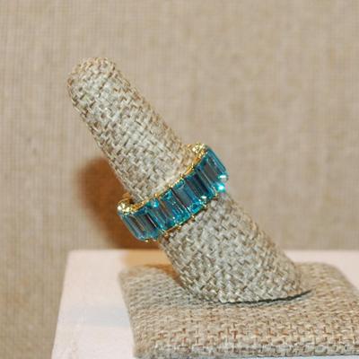 Size 7¼ Blue Rectangle Segments Infinity Style Ring with Solid Gold Tone Band (7.1g)