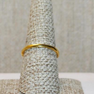 Size 7¾ Semi Infinity Ring with 15 Round Clear Stones on a Gold Tone Band (1.5g)