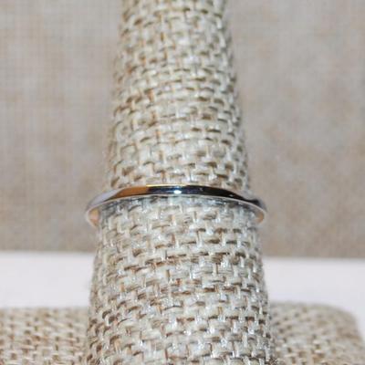 Size 8¼ Transparent Light Blue Stone Asscher Cut Ring 4 Prong with Side Accents on a Silver Tone Band (1.8g)