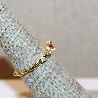Size 8¼ Delicate RED HEART Ring with 2 Side Accents on a Gold Tone Knotted Band (1.3g)