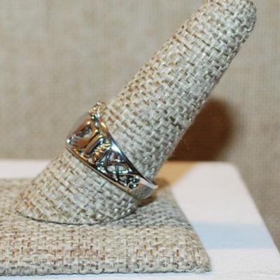 Size 9 Crowned "HEART in HANDS" Ring on a Silver Tone No-Stones Band (3.9g)