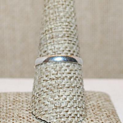 Size 8¾ Irregular Shaped TRIANGLE TIGER EYE Gemstone Ring with 6 Loops Surround on a Silver Tone Band (6.2g)