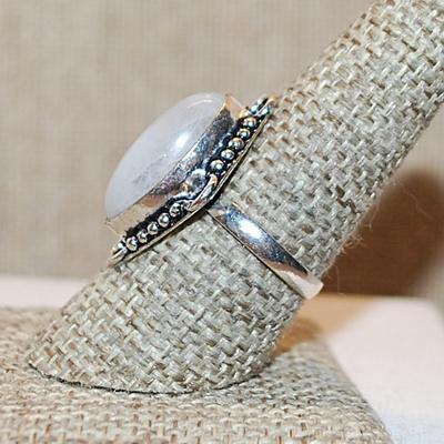 Size 8½ Marquise Cut WHITE MOONSTONE Gemstone Ring with 4 Loops Surround on a Silver Tone Band (5.4g)