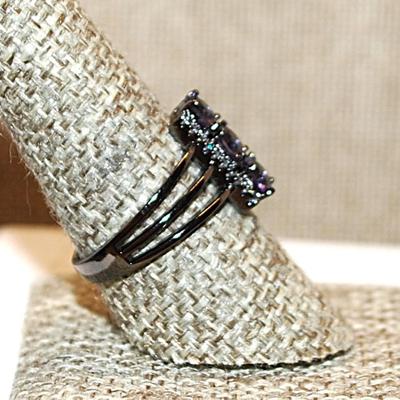 Size 9 Unique Triple PURPLE Round Vertical Stones Ring on an All Black Band (3.4g)