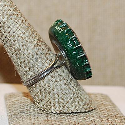 Size 8½ Very Unique "Soda Bottle Top" Ring with Colorful Clear Acrylic Top SNAKE on an OPEN Silver Tone Band (8.0g)