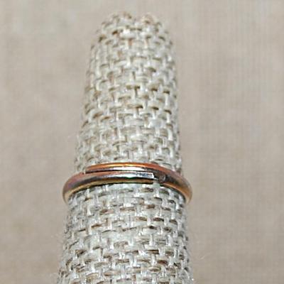 Size 5½ Delicate VINTAGE Very Tiny Stone Copper Colored Ring on a Copper Colored OPEN SPLIT Band (1.3g)