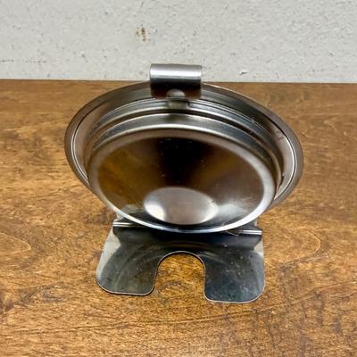 Sale Photo Thumbnail #480: HC temperature gauge measures up to 500 degrees.  Good condition.