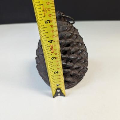 Cast Iron Pine Cone Wind Lamp Decorative Candle Holder