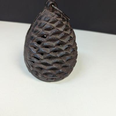 Cast Iron Pine Cone Wind Lamp Decorative Candle Holder
