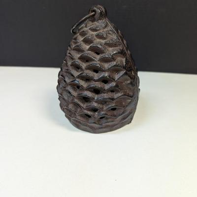 Cast Iron Pine Cone Wind Lamp Decorative Candle Holder