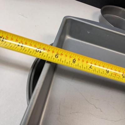 Various Sizes Of Cake Pans