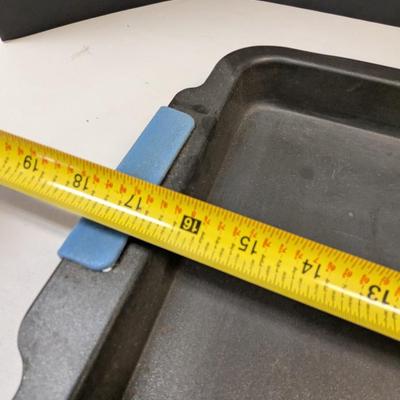 Various Sizes Of Baking Pans