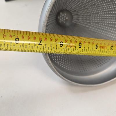 Metal Strainer w/ Bowl & Pestle