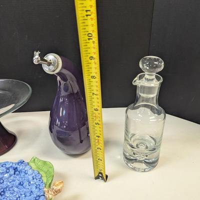 Assortment Of Kitchen Accessories