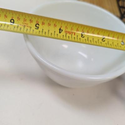 Assortment Of Kitchen Accessories