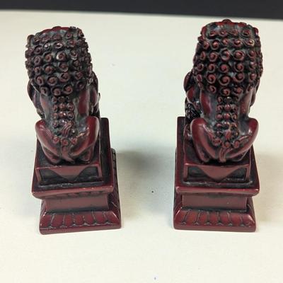 Vintage Asian Chinese Foo Fu Dog Figurine - 1 Damaged