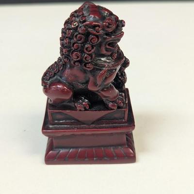 Vintage Asian Chinese Foo Fu Dog Figurine - 1 Damaged