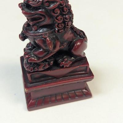 Vintage Asian Chinese Foo Fu Dog Figurine - 1 Damaged