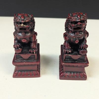 Vintage Asian Chinese Foo Fu Dog Figurine - 1 Damaged