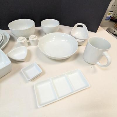 Crofton World Market & Great White Dishes