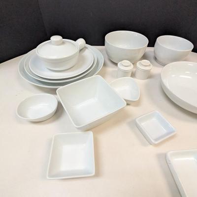 Crofton World Market & Great White Dishes