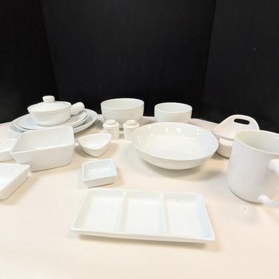 Crofton World Market & Great White Dishes