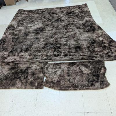 Duvet Cover Approx 80" x 83"