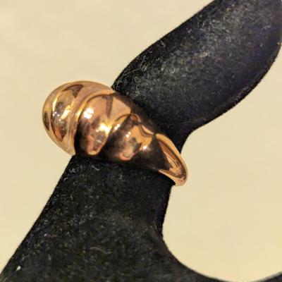 Sarah Coventry gold finish ring size 6.5