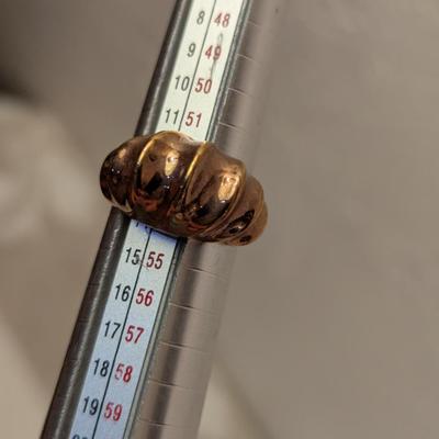 Sarah Coventry gold finish ring size 6.5