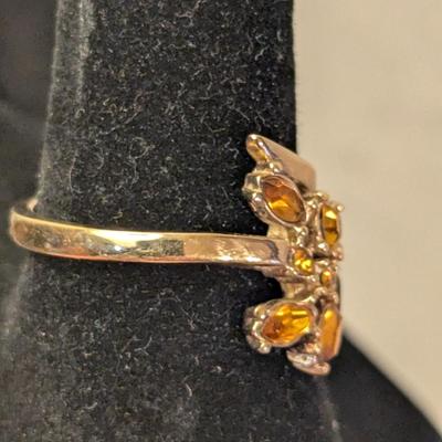 vintage gold tone cocktail ring with cluster of amber or citrine rhinestones