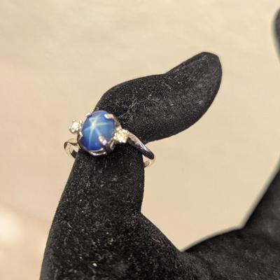 Sarah coventry ring size 6 blue stone