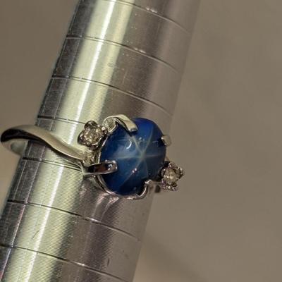Sarah coventry ring size 6 blue stone
