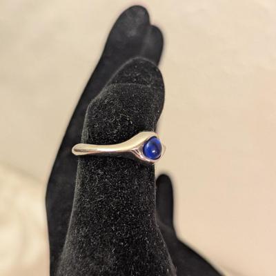 Sarah Coventry royal blue moonstone ring