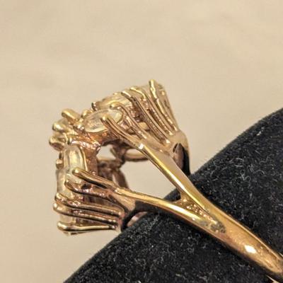 Sara Coventry Gleamer hostess ring from 1978