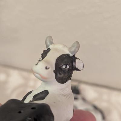 Cow salt and pepper shaker set