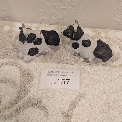 Cow salt and pepper shaker set
