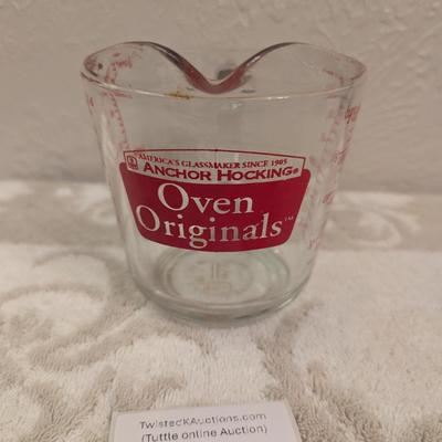Anchor hocking 2 cup measure cup glass