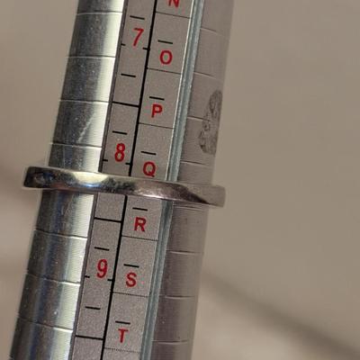 925 silver sts ring size 8.25 dark blue stones