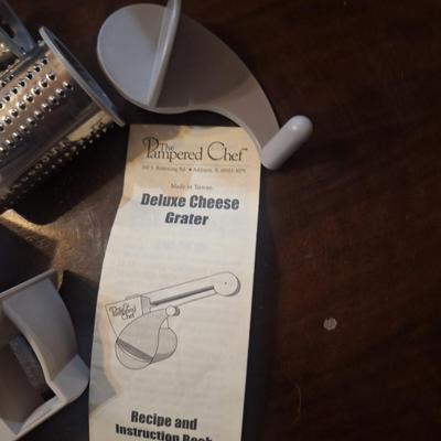 Pampered Chef Deluxe Cheese Grater, model number 1275