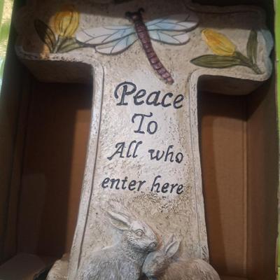 Gardenline garden figurine with the inscription "Peace To All who enter here