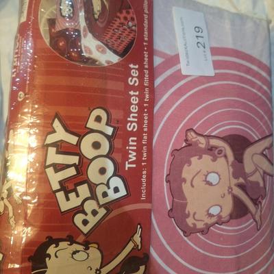 Betty Boop-themed twin sheet set.