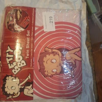 Betty Boop-themed twin sheet set.