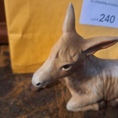 Homco 5603 nativity scene replacement donkey figurine.