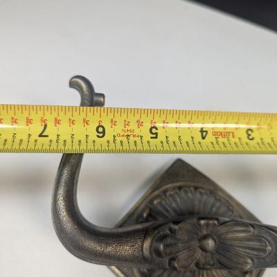 Vintage American Tack Ornate Metal Toilet Roll Holder