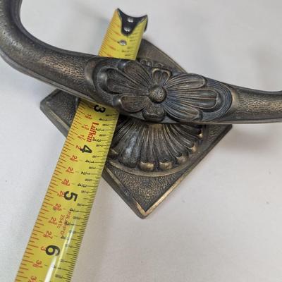 Vintage American Tack Ornate Metal Toilet Roll Holder