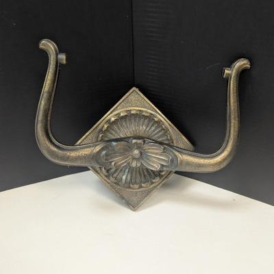 Vintage American Tack Ornate Metal Toilet Roll Holder