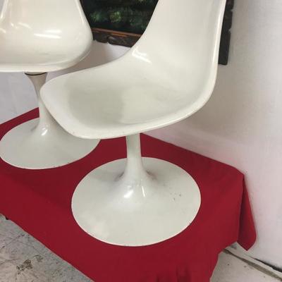 Pair of Tulip Chairs MCM Mid-Century White Fiberglass
